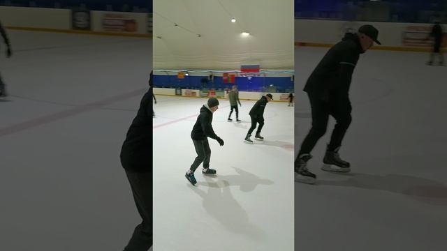 Лёд, каток, покатушки!😃👍
