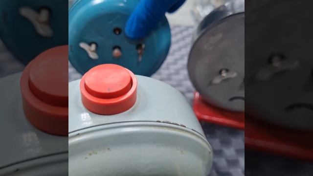 Грустные советские будильники, у вас точно такие были в прошлом!
