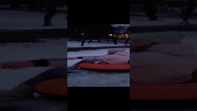 Она катается с лестницы...