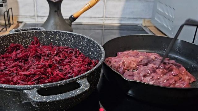 Свекольный зимний салат. Попробовала его на Дне рождения племянника, его жена поделилась рецептом