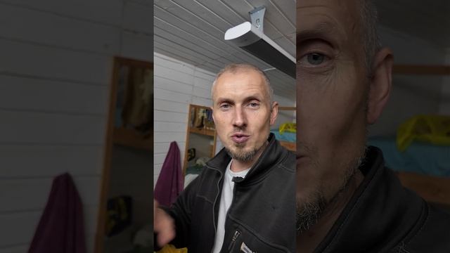 Жареный хлеб с яичницей глазунья