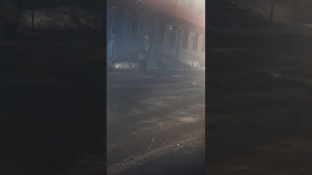 Разговор двух бабушек возле пятерочки