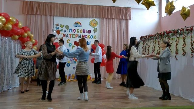 День Матери 2024 В Дмитровской Школе 11Кл. С Мамочками