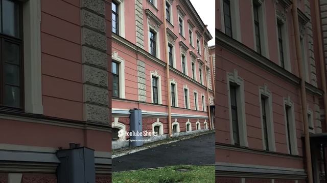 Санкт-Петербург. 27.11.2024. Детский медицинский центр, фасад со стороны Лиговского проспекта