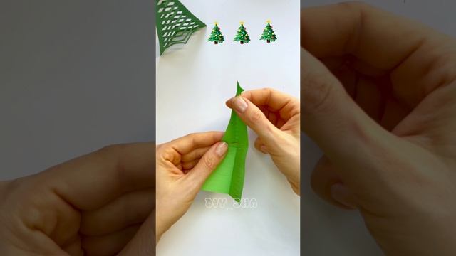 Оригинальная Елочка из бумаги #diy #оригами #поделки #новыйгод #бумажнаяелка #easy #рукоделие #шортс