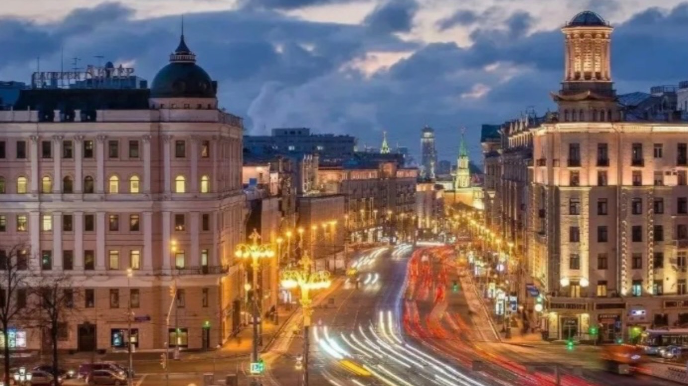 Москва. Тверская улица. Вечер