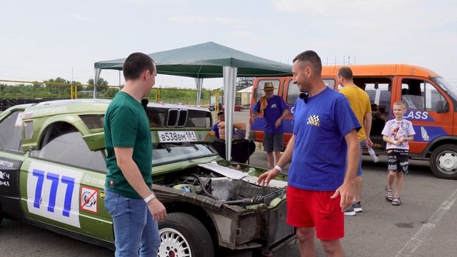 BMW с двигателем в САЛОНЕ на дросселях