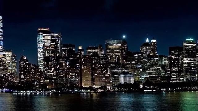 EXTRAÑOS EN LA NOCHE, La mejor versión en español
