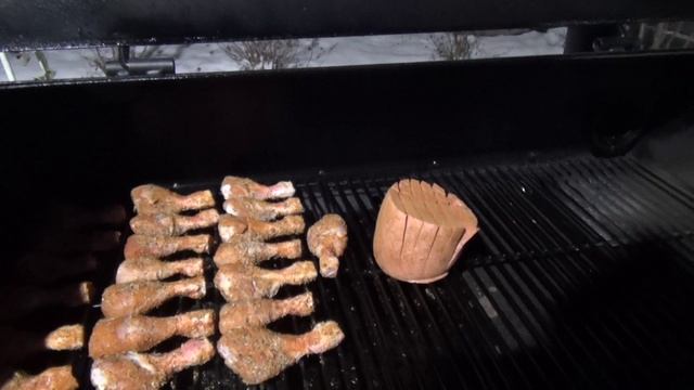 ЦВЕТОЧНАЯ КОЛБАСА И КУРИНЫЕ НОЖКИ BBQ   В СМОКЕРЕ OKLAHOMA JOE!)