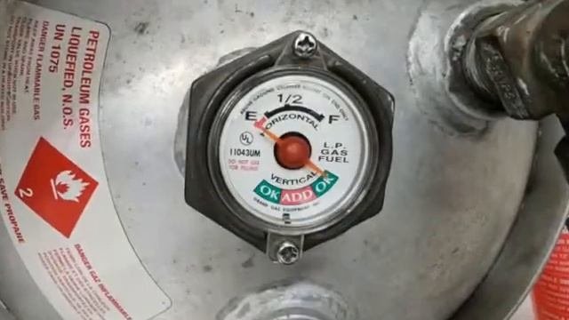 How To Read The Gauge On A Propane Cylinder Tank On A Forklift.