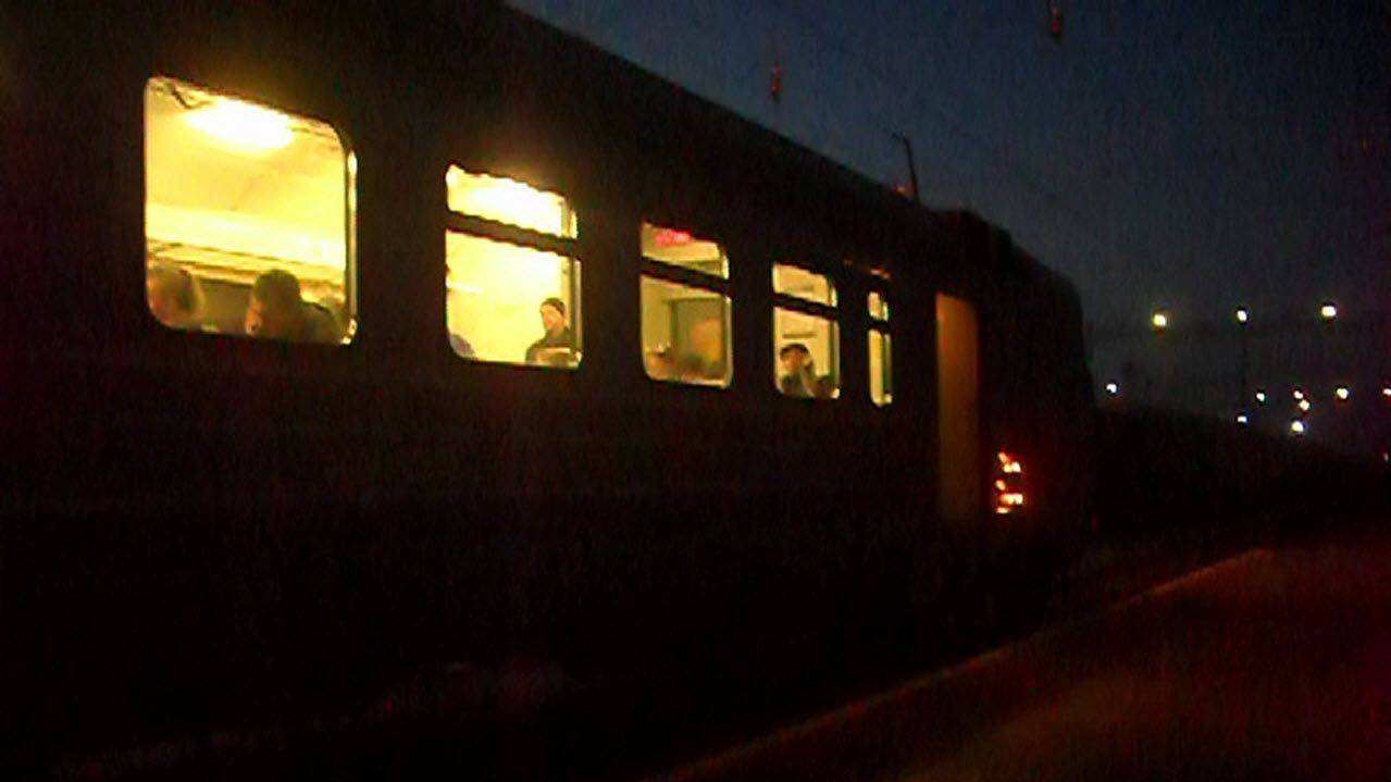 Электропоезд-коротышка ЭД9М-0232. Покатушки от моста через Обь до Развилки+отправление.
