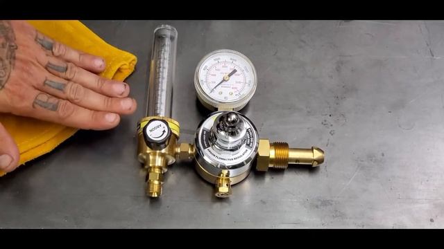 Canaweld: Flow Meters and Gas Regulator