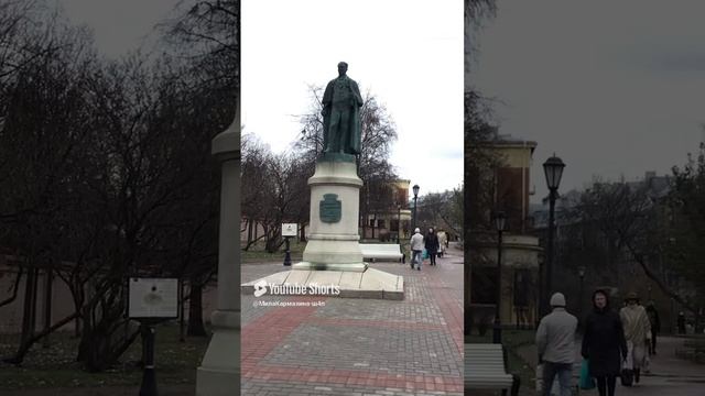Санкт-Петербург. 27.11.2024. Памятник дипломату Иоанну Каподистрии на Лиговском проспекте