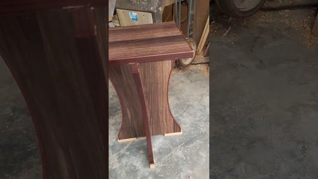 Wood Stoul..