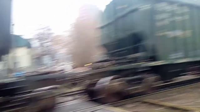 2СЭ6 СИНАРА с грузовым составом из одних хоперов