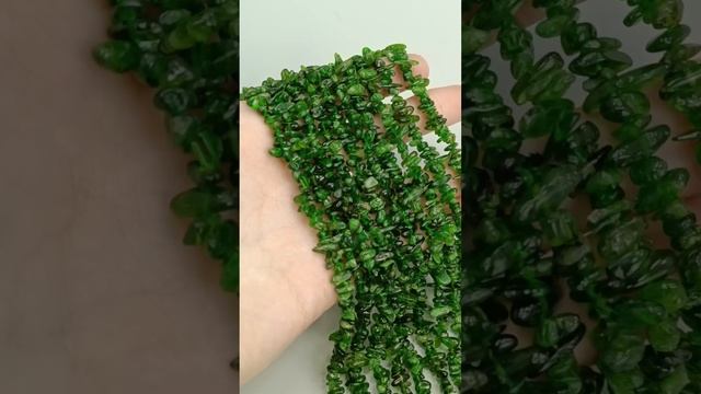 Бусины "Осколки" Хромдиопсид 40см. Цена - 450 ₽ На сайте : stones-shop.ru