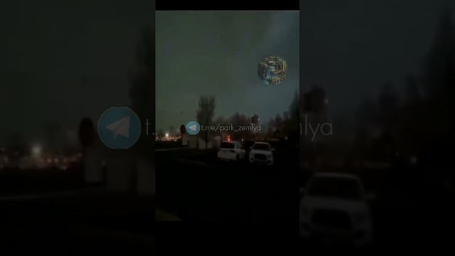 В ночном небе удалось запечатлеть некое знамение для всех жителей парка.