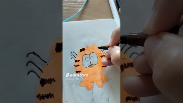 рисую Гарфилда