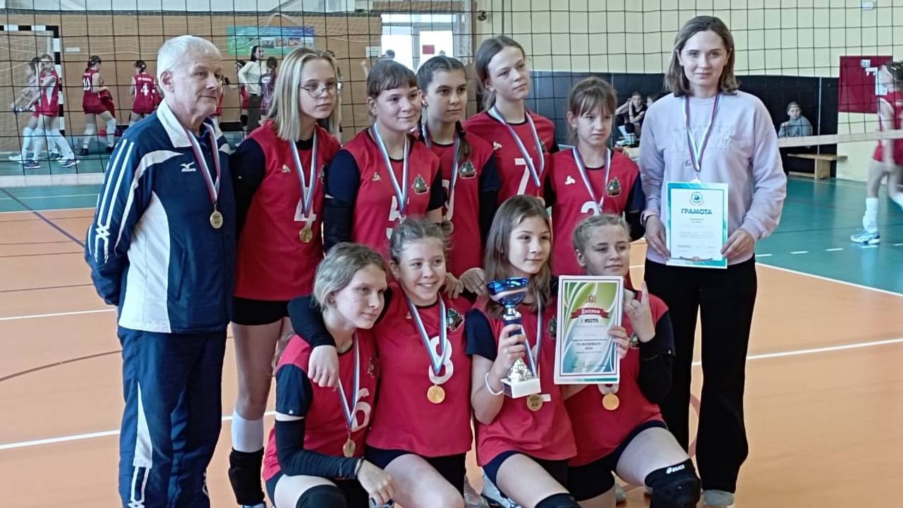 Победа карпинских волейболисток