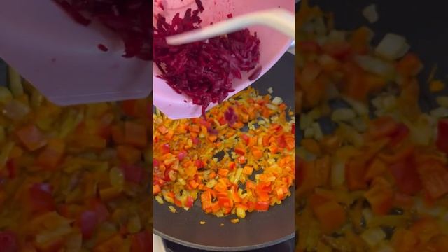 Вкусный борщ 😋☺️рецепт в описании 😊#рецепты#борщ#вкуснаяеда##cooking_at_lilys_#вкусноипросто