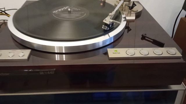 VICTOR QL-Y44F / John Lee Hooker "You Can Lead Me Baby"...