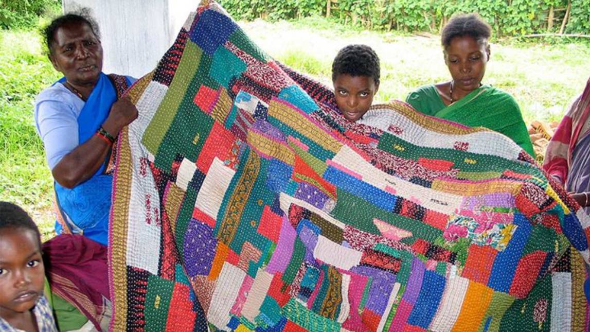Африканские лоскутные одеяла создают атмосферу праздника, погружая в культуру знойного материка