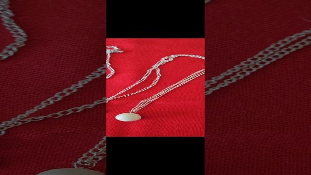 Изделия ручной работы из смолы и бисера.