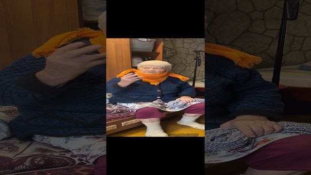 МАМКЕ скучно и она пришла к нам с утра