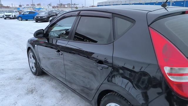 Hyundai i30 1.6 MT (122 л.с.) 2009