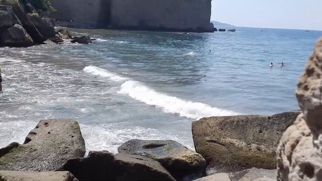 🇮🇹Свободный пляж в Мете возле Соренто.  Красота впечатляет.