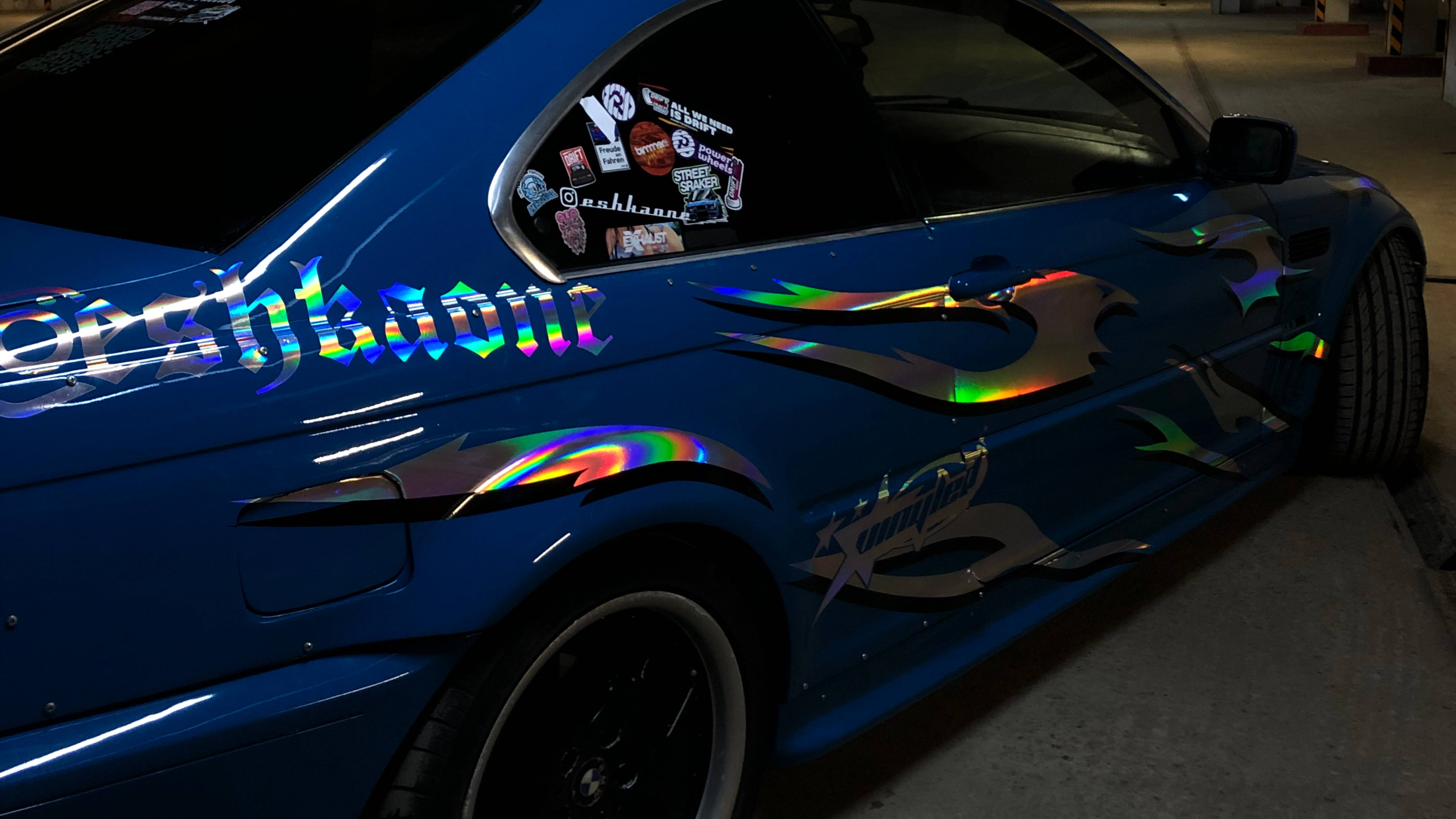 Голографические наклейки на BMW от vinyled