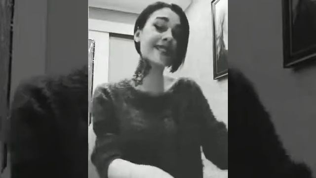 КРАСИВАЯ ДЕВУШКА ПЕРЕПЕЛА ХИТЫ