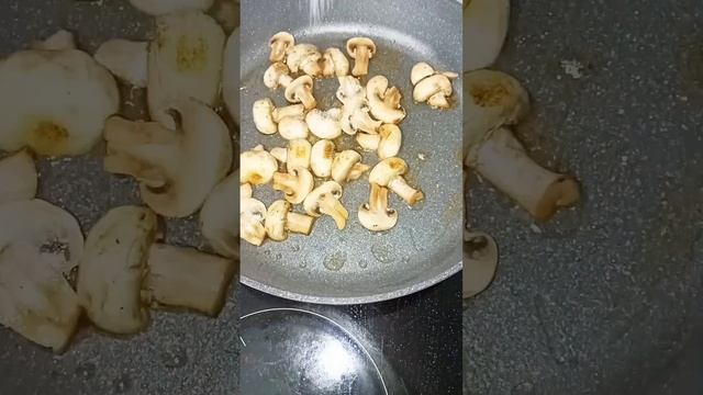 Жареная курочка с грибами #рецепты #вкусности #рецепт #еда #вкуснота #вкусноесть