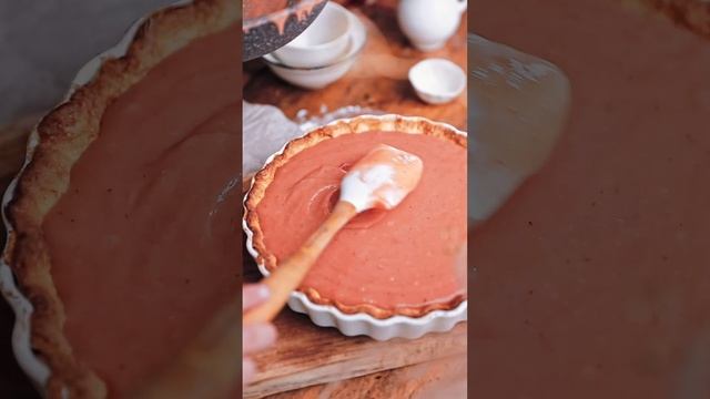 Tarte fraise rhubarbe meringuée 100% végétale