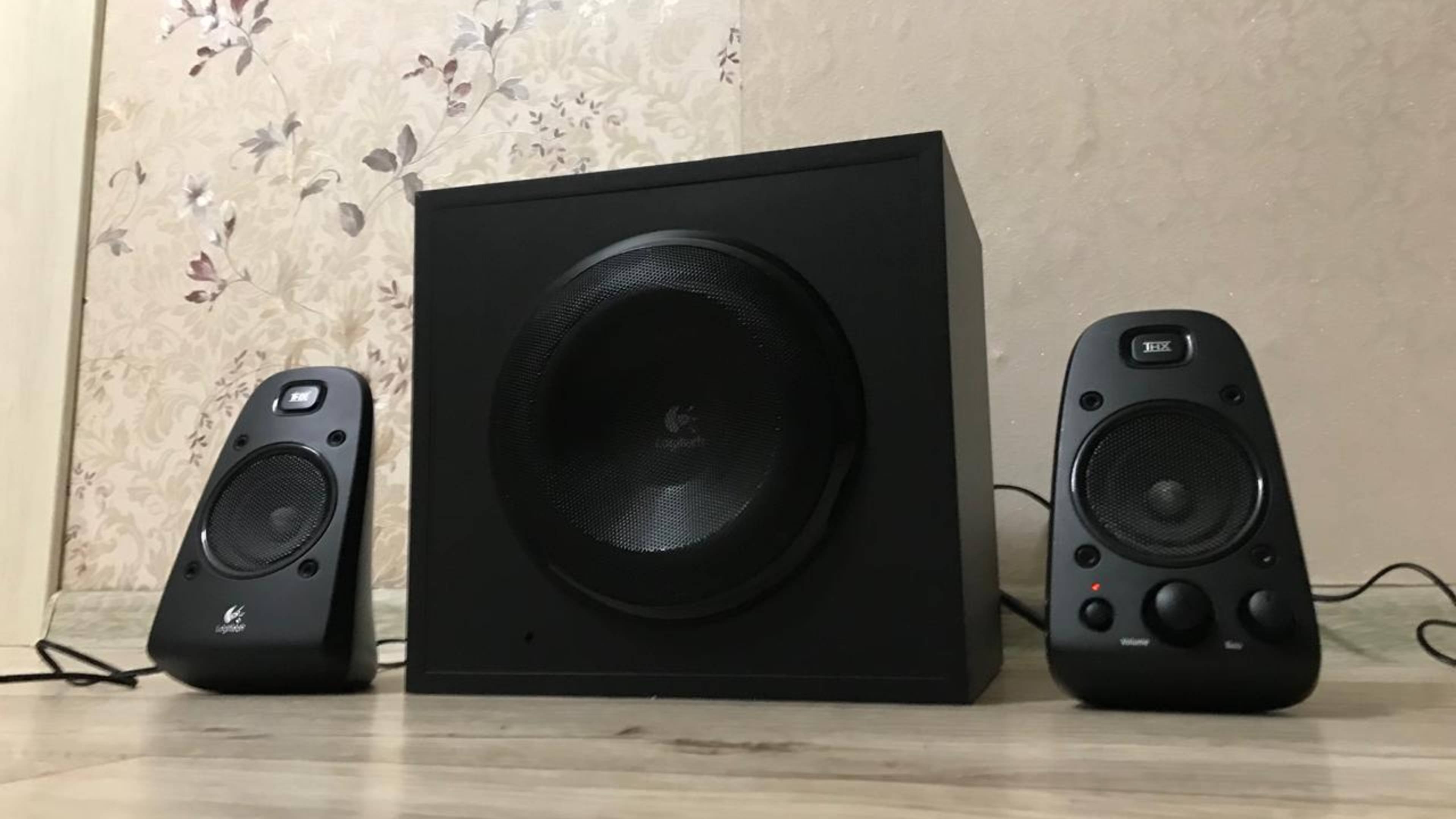 Logitech z623