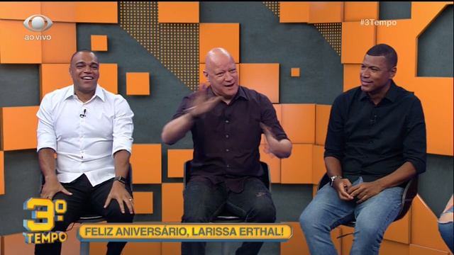 Time do 3º Tempo comemora aniversário de Larissa Erthal