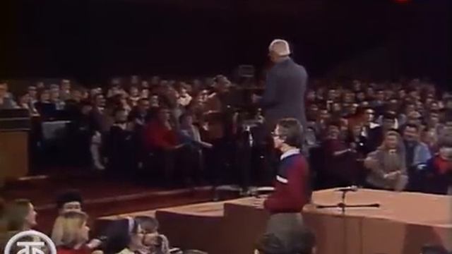 По разным поводам улыбки
