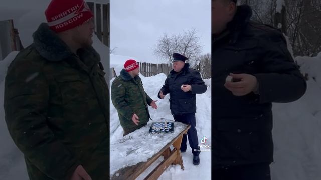шашки с едой
