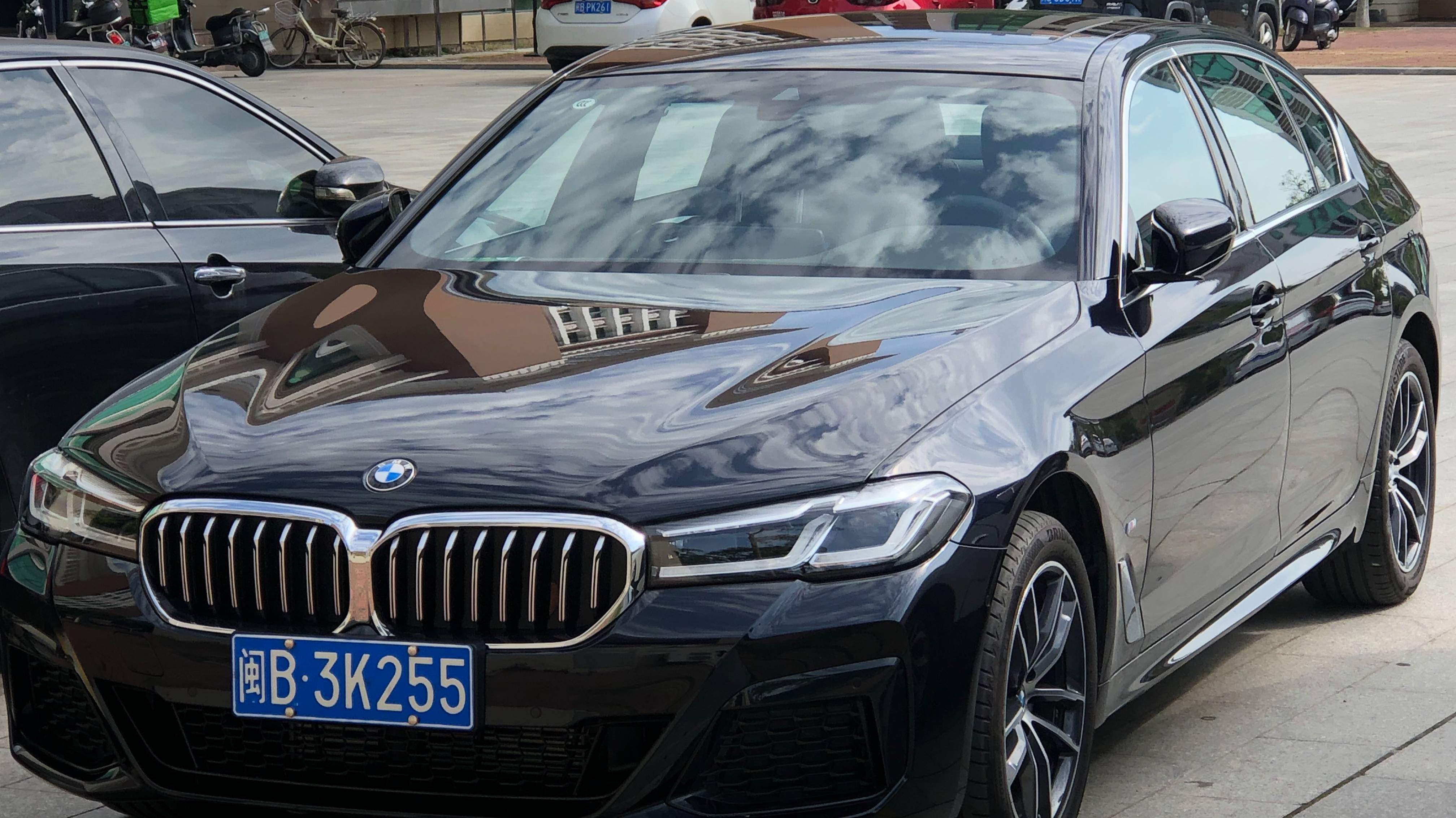 Мужчина, отсудивший 300 млн у BMW, хочет вложить средства в беспилотники для армии
