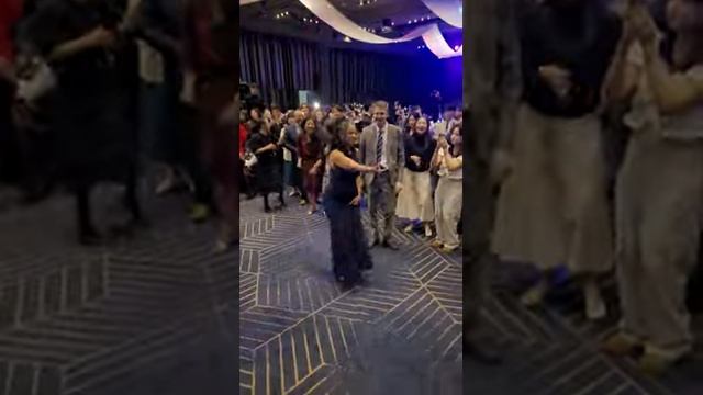 예식장 초토화 시킨 아이 vs 어른 댄스 배틀! The kid who burned down the wedding hall