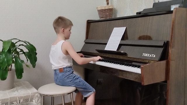 исполнитель Илья играет марш синьора помидора на пианино 🎹