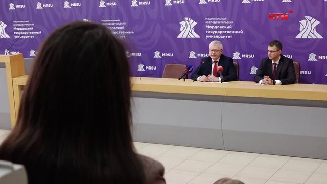 Студенты МГУ имени Огарева встретились с депутатом Василием Пискарёвым.