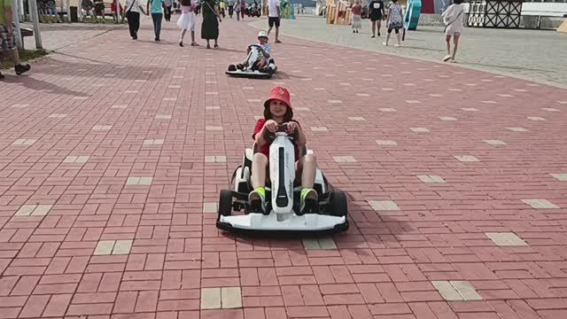 круиз на т.х "Козьма Минин"-Пермь-Петрозаводск-Пермь