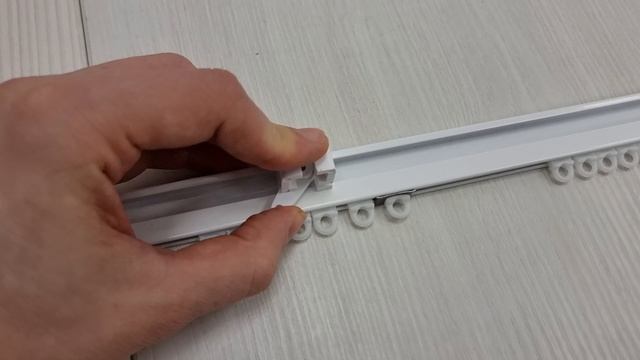Установка кронштейнов на тюлевой карниз