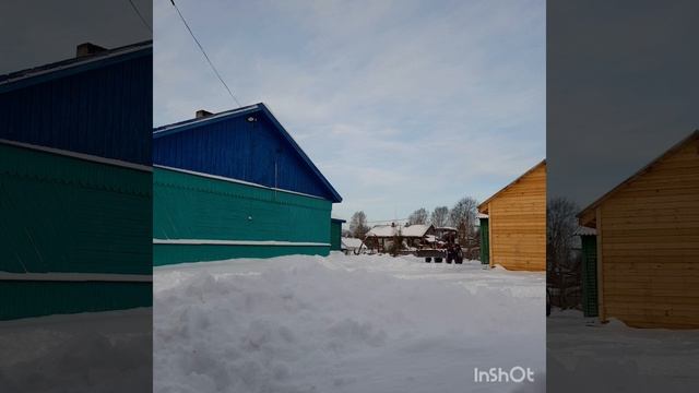 трактор т-25 на уборке снега.