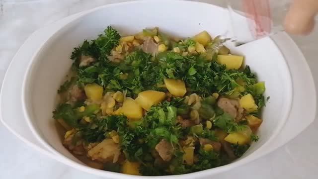 Гювеч по болгарски. Он настолько вкусный, сразу 1и2 блюдо!