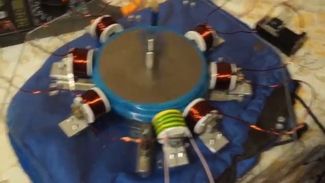 Самодельный_электромагнитный_двигатель_Radial_Solenoid_Engine