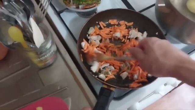 Куриный суп с клетсками, вкусный и аппетитный!