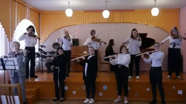 Л.Дезорме" Возвращение с парада"  Смешанный ансамбль.