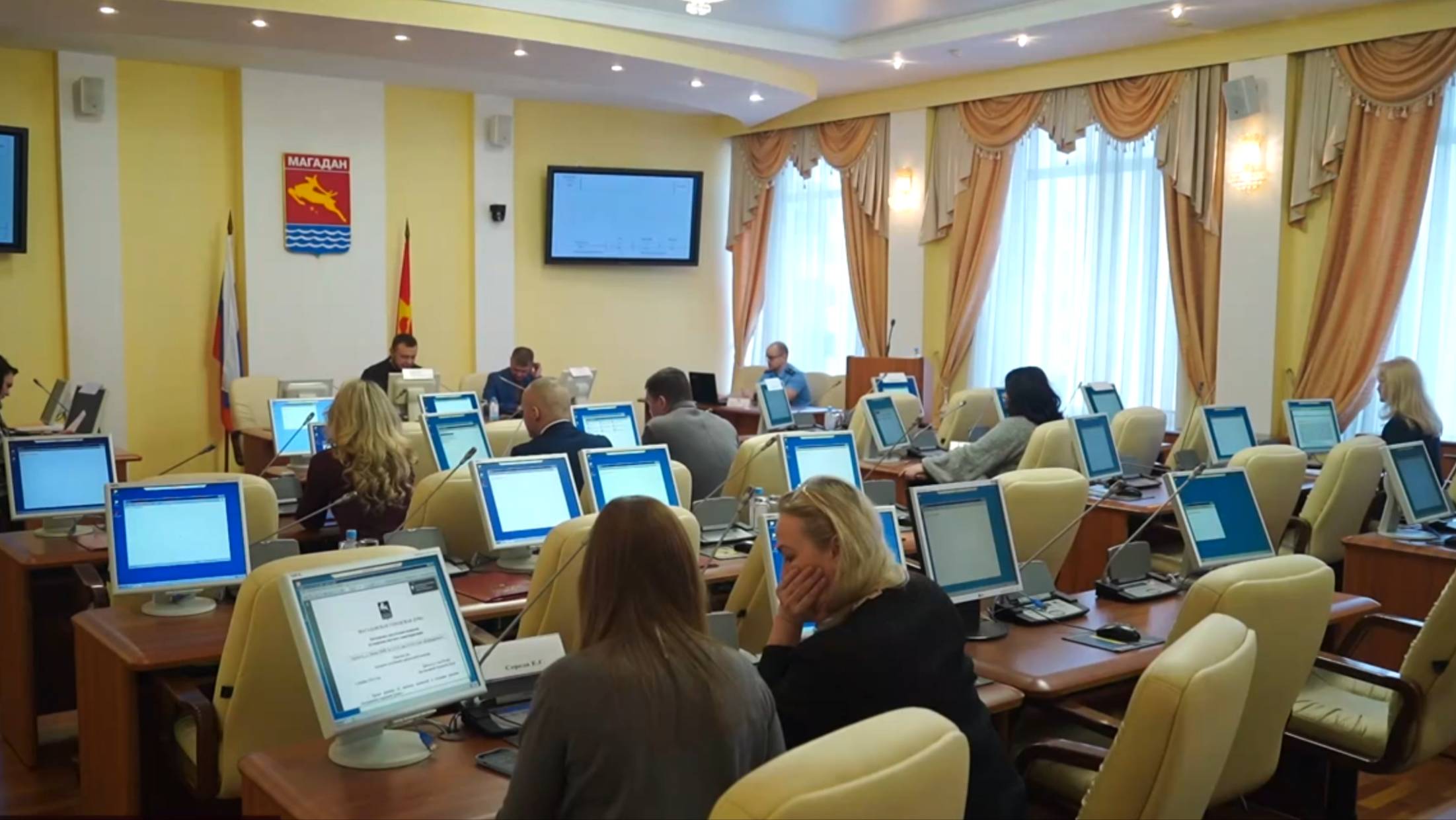 В Магаданской городской Думе прошла депутатская комиссия по вопросам местного самоуправления